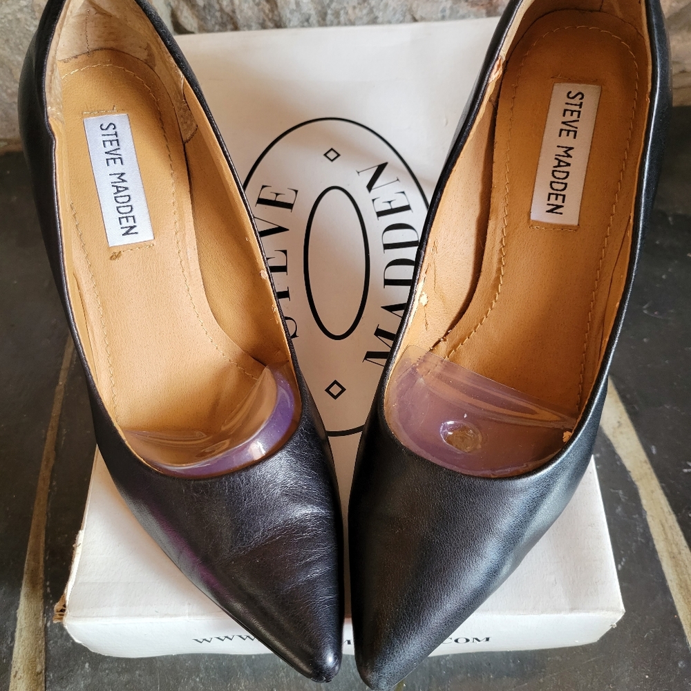 NEW STEVE MADDEN BLACK HEEL